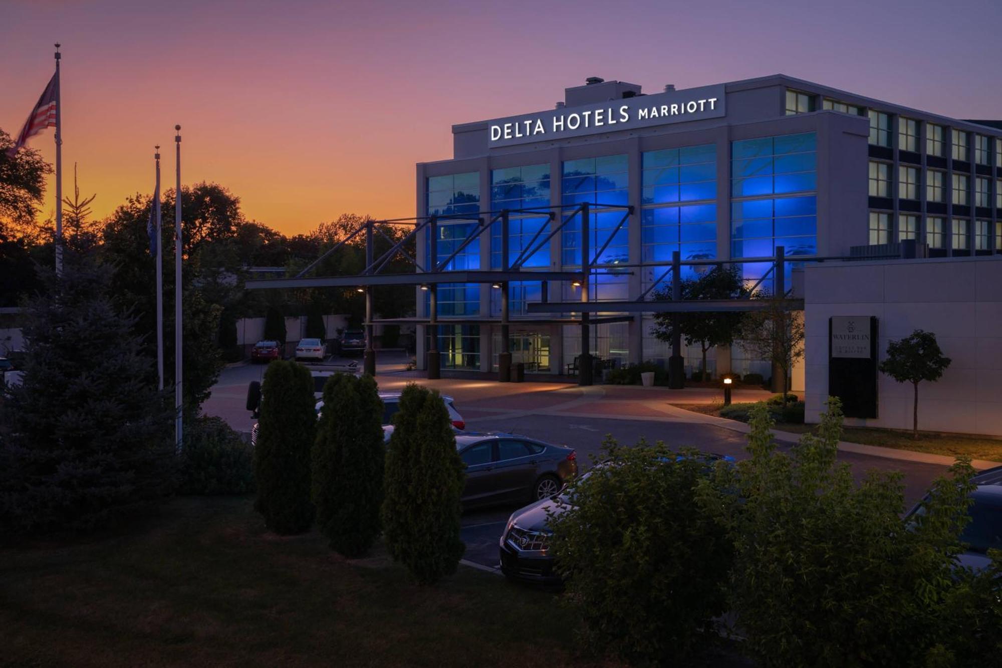 Delta Hotels By Marriott Milwaukee Northwest Menomonee Falls Exterior foto